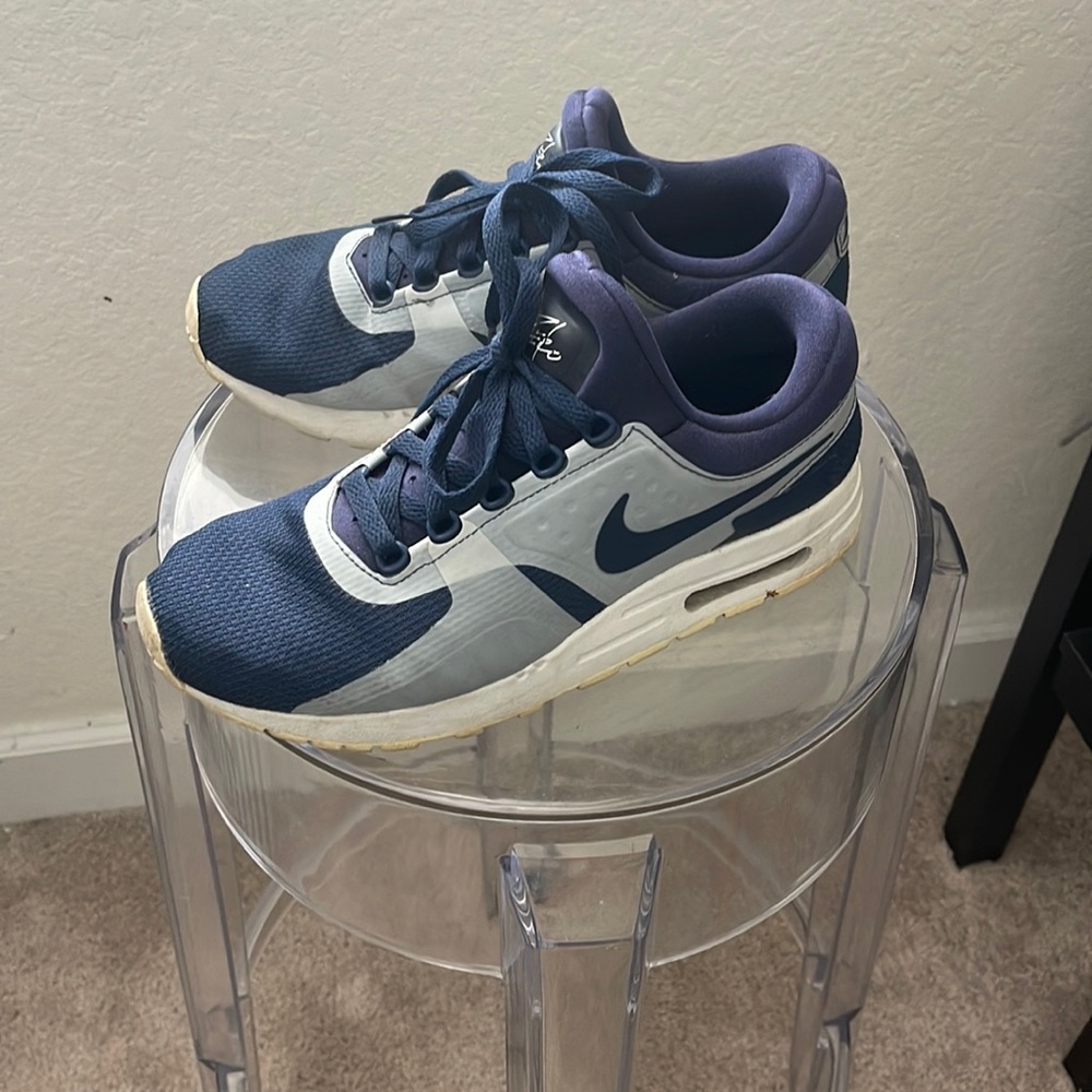 Nike air Max zero size 6
